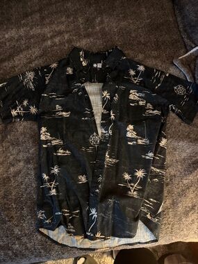 Beachy Men’s Button Up